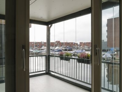 Select Windows Drachten - balkonbeglazing glazen schuifwand